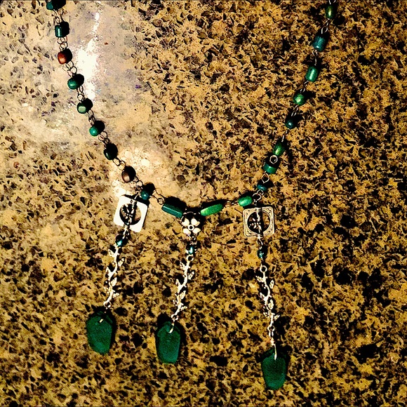 Handmade Dragonflies and Flowers Beaded Necklace - Picture 1 of 2